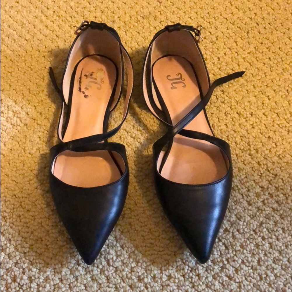 Black pointed flats